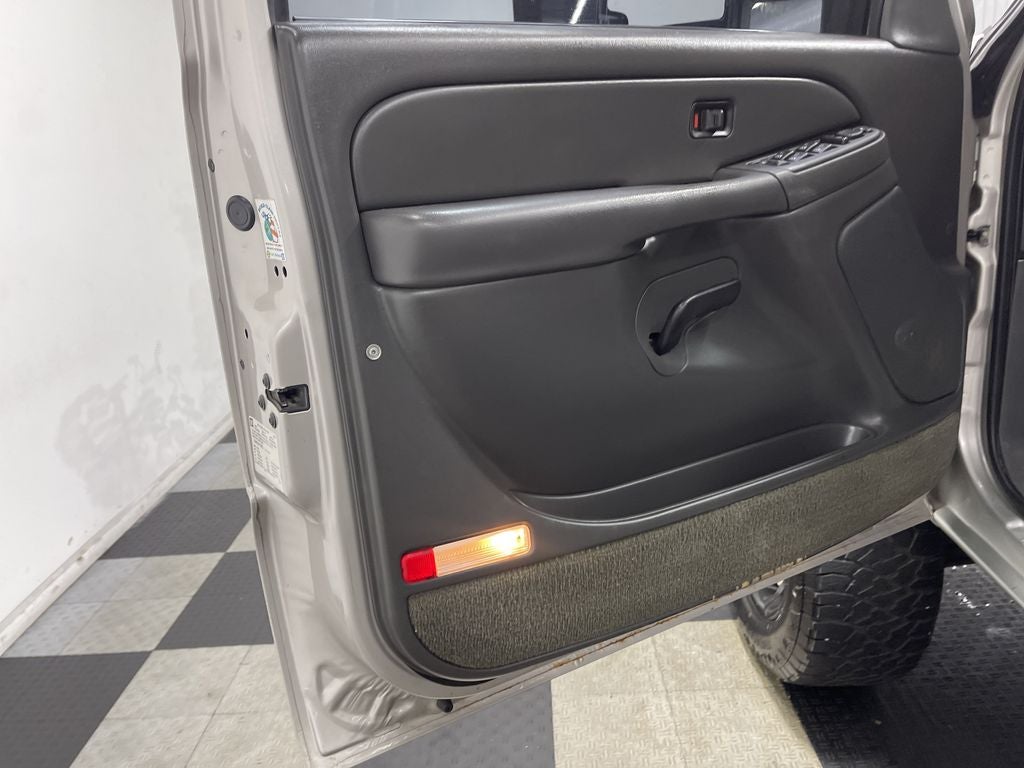 2004 Chevrolet Silverado 2500HD LS