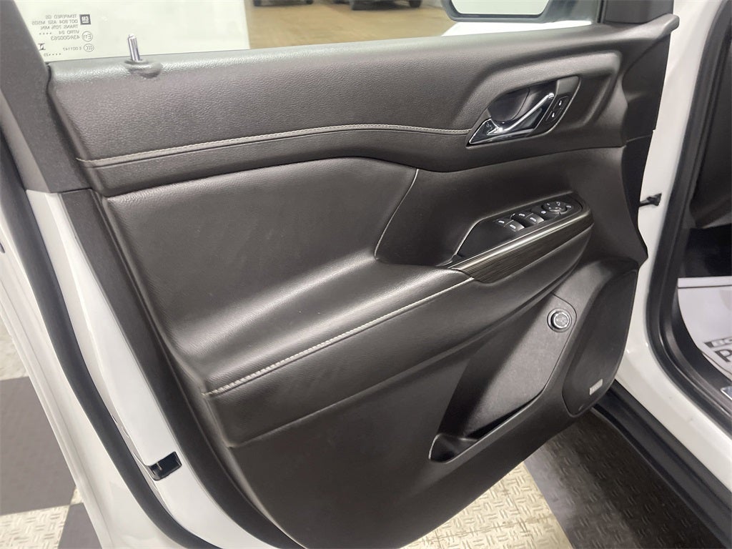 2023 GMC Acadia AWD SLT