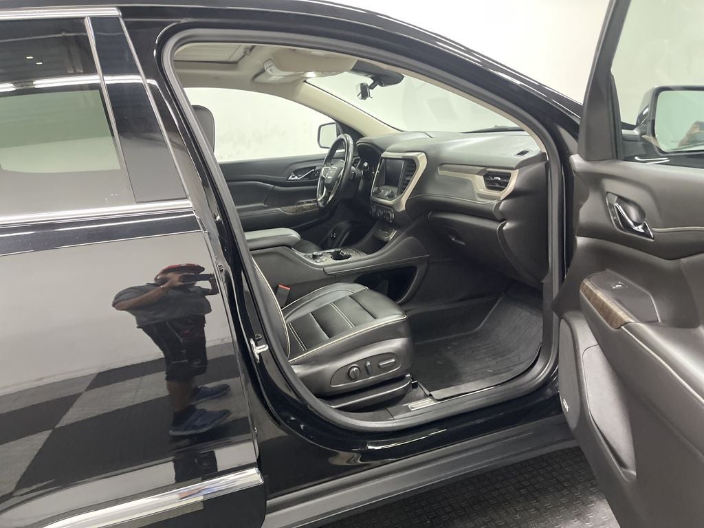 2022 GMC Acadia AWD Denali
