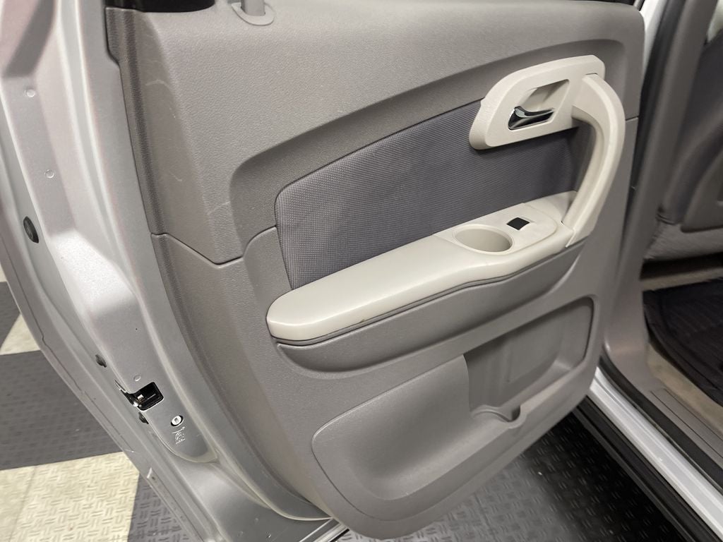 2011 Chevrolet Traverse LS