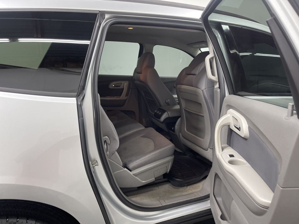 2011 Chevrolet Traverse LS