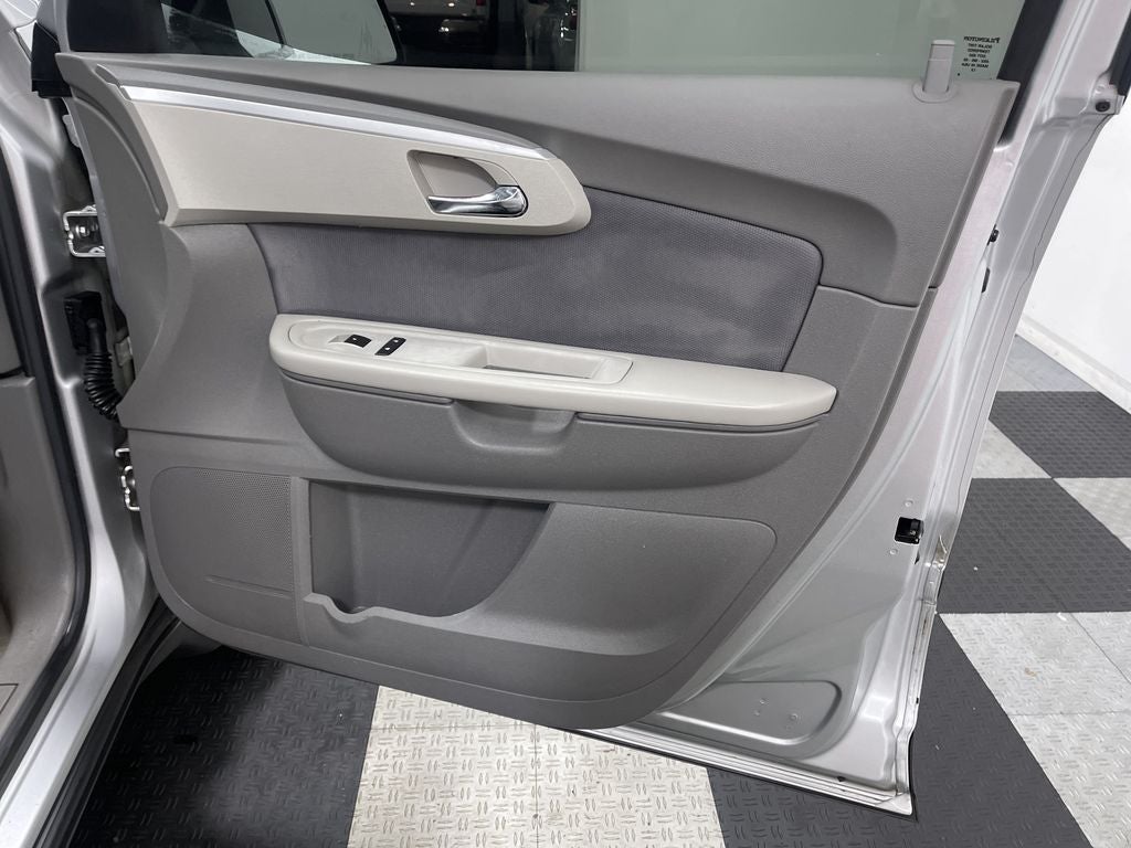 2011 Chevrolet Traverse LS
