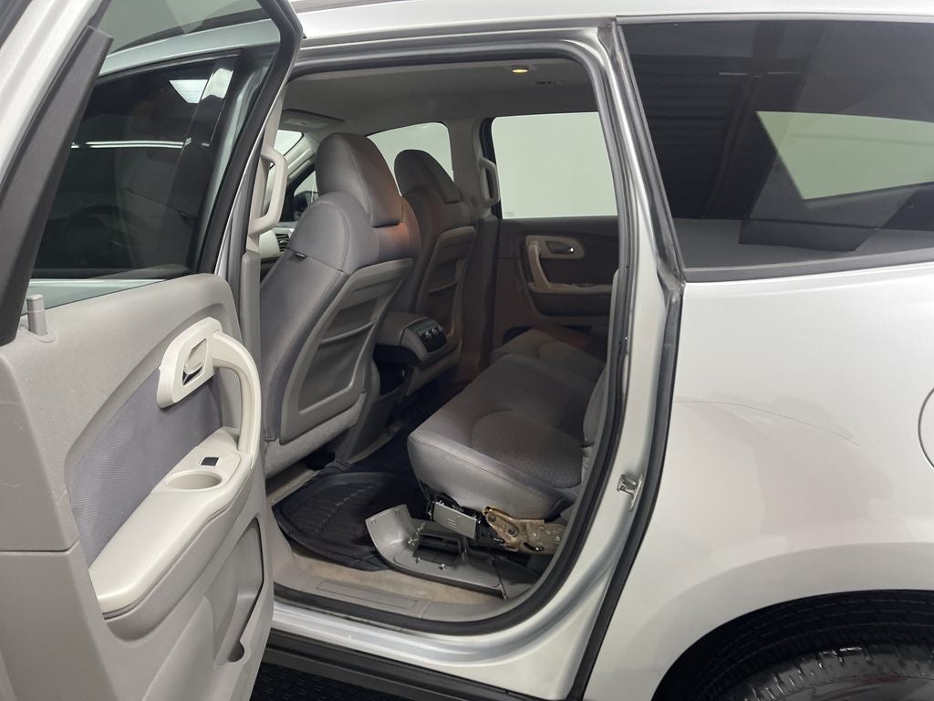 2011 Chevrolet Traverse LS