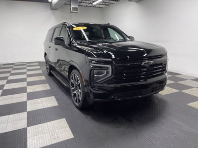 2025 Chevrolet Suburban 4WD RST