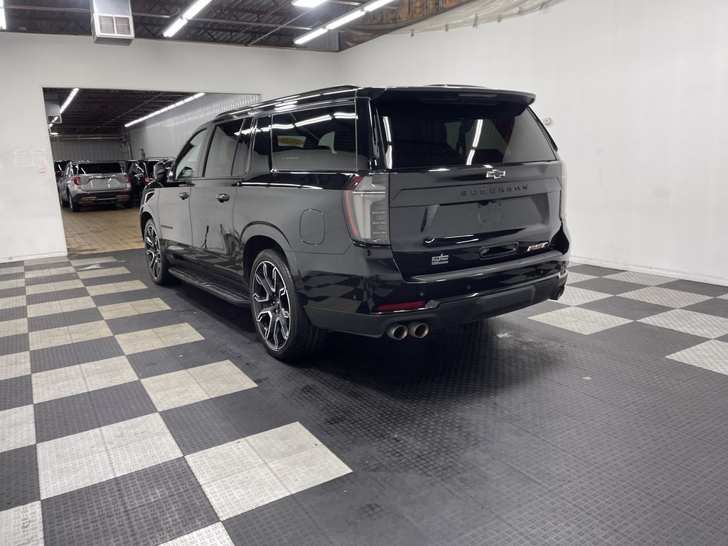 2025 Chevrolet Suburban 4WD RST