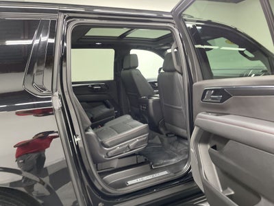 2025 Chevrolet Suburban 4WD RST