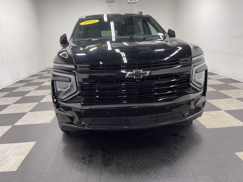 2025 Chevrolet Suburban 4WD RST