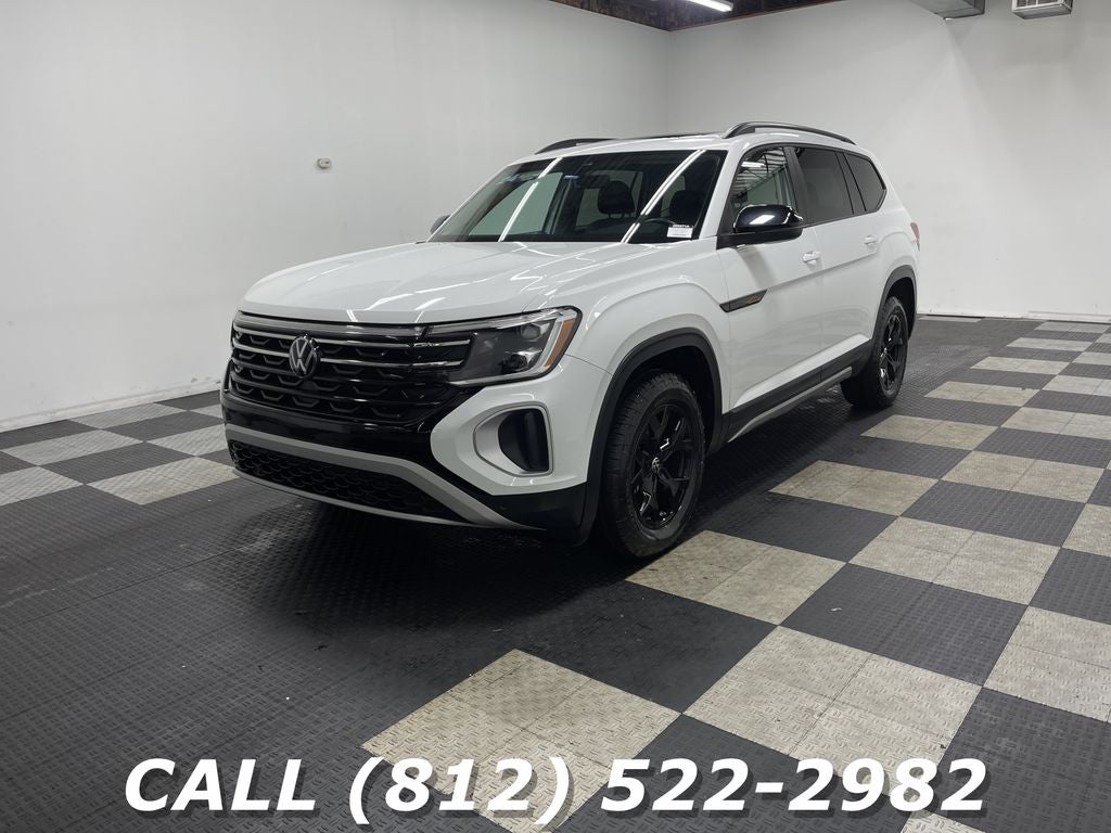 2024 Volkswagen Atlas 2.0T Peak Edition SE w/Technology