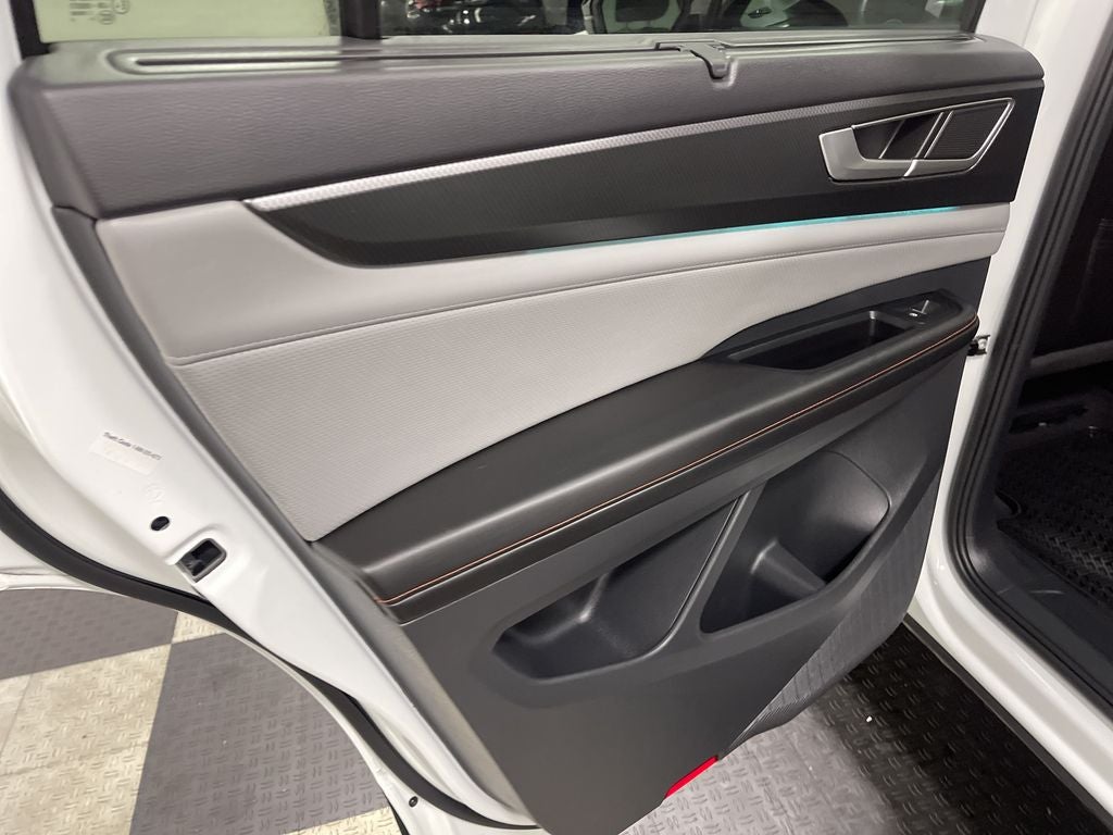 2024 Volkswagen Atlas 2.0T Peak Edition SE w/Technology