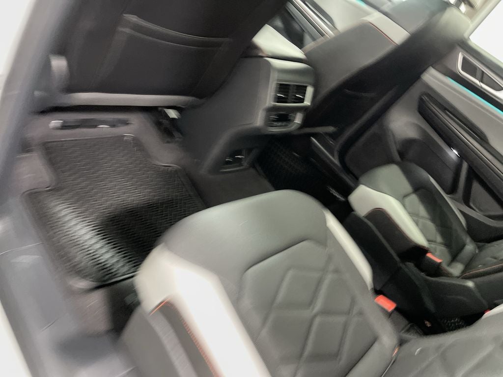 2024 Volkswagen Atlas 2.0T Peak Edition SE w/Technology