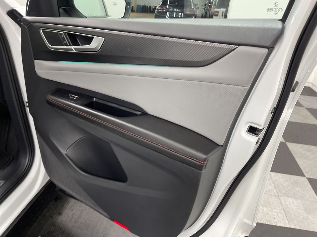 2024 Volkswagen Atlas 2.0T Peak Edition SE w/Technology