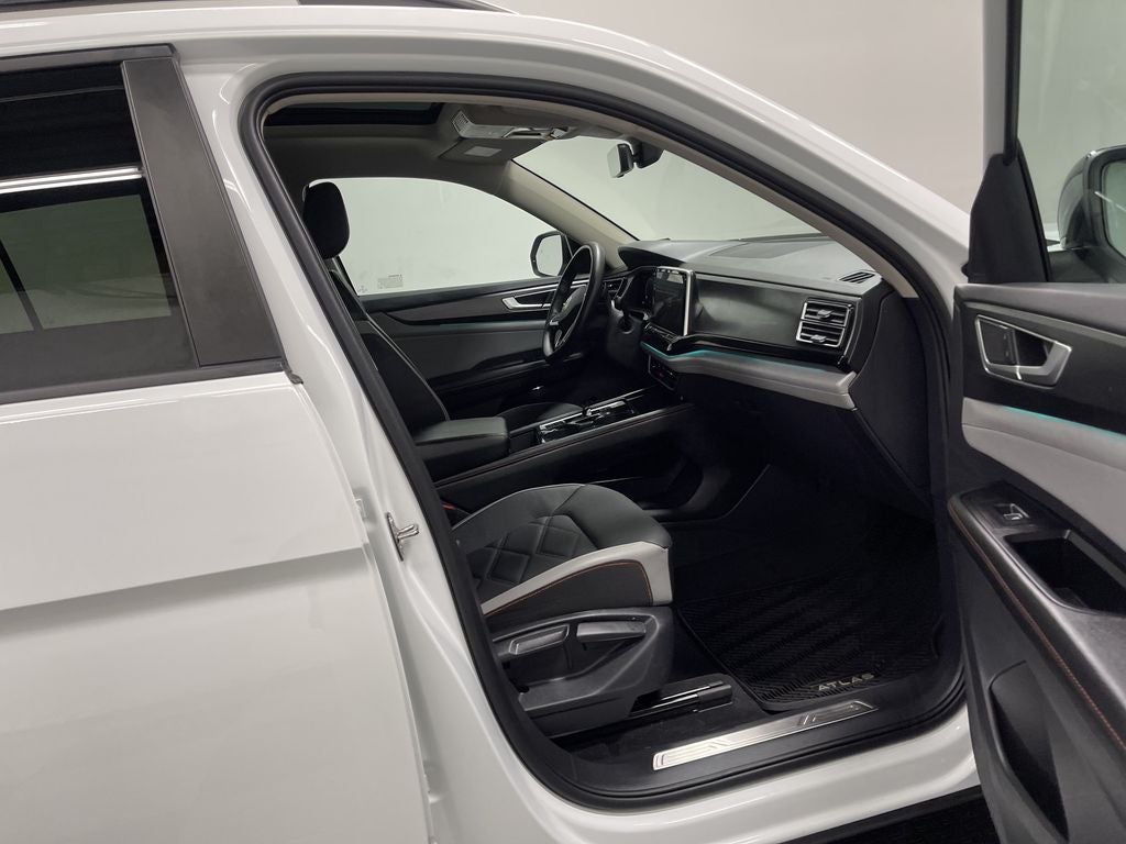 2024 Volkswagen Atlas 2.0T Peak Edition SE w/Technology