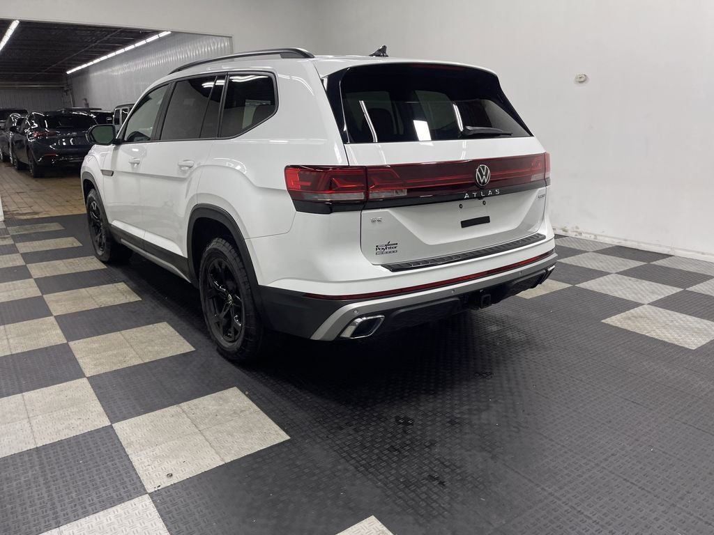2024 Volkswagen Atlas 2.0T Peak Edition SE w/Technology