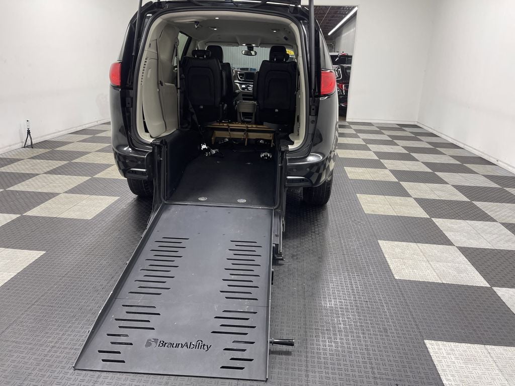 2019 Chrysler Pacifica Touring L