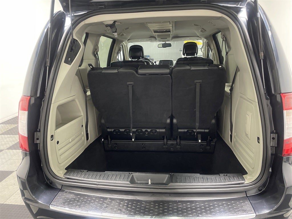 2013 Chrysler Town & Country Touring