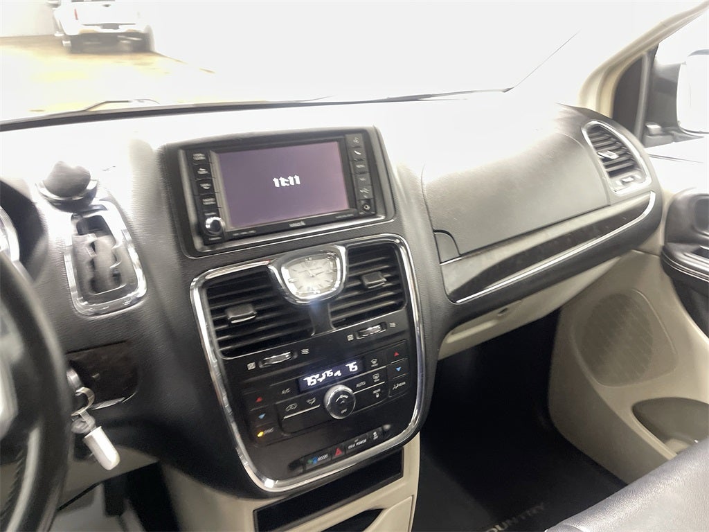 2013 Chrysler Town & Country Touring