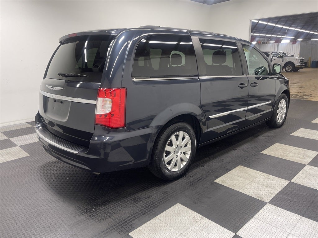 2013 Chrysler Town & Country Touring