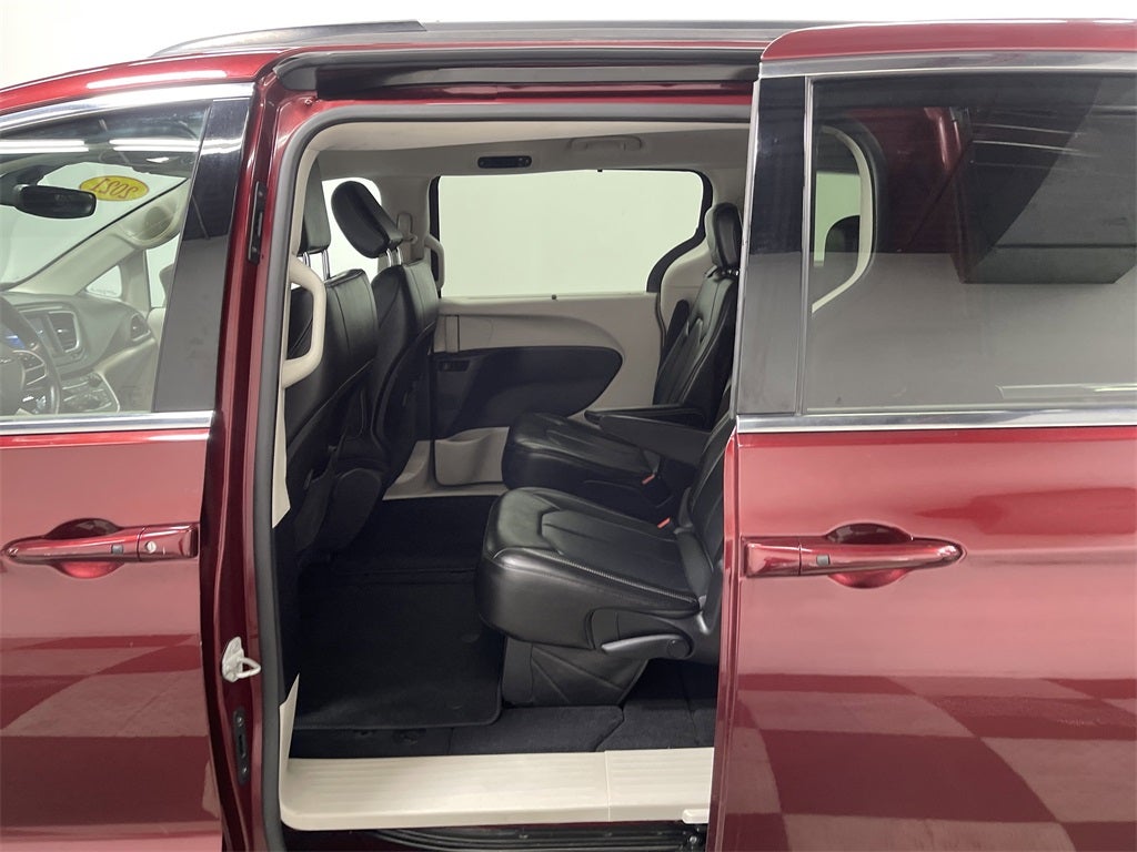 2021 Chrysler Voyager LXI