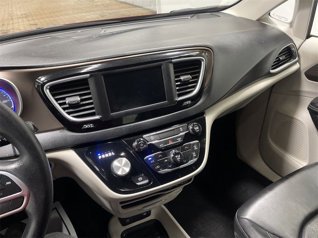 2021 Chrysler Voyager LXI