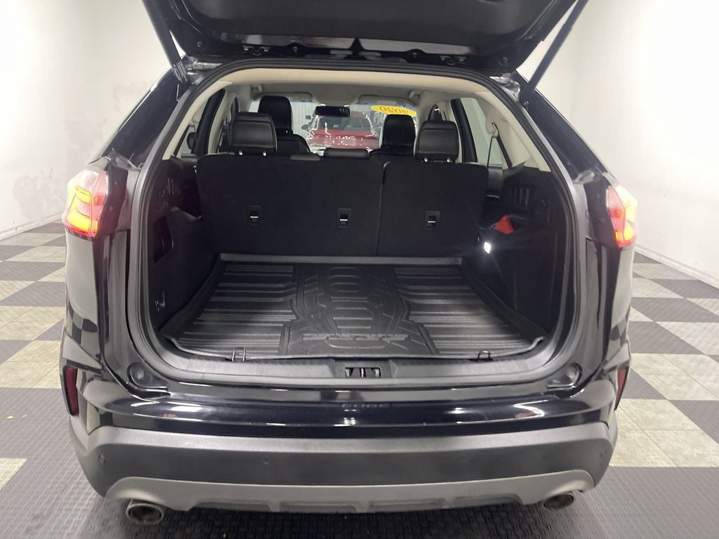 2020 Ford Edge Titanium