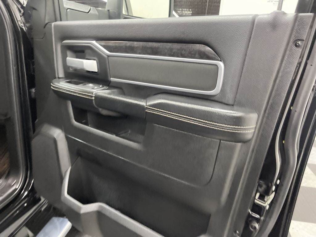 2024 RAM 3500 Big Horn Crew Cab 4x4 8' Box