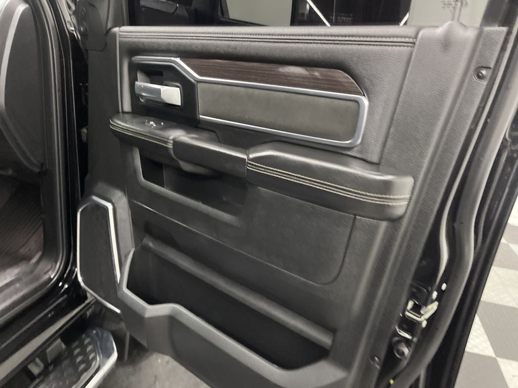 2025 RAM 3500 Laramie Crew Cab 4x4 8' Box