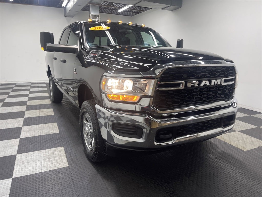 2022 RAM 2500 Tradesman Crew Cab 4x4 6'4' Box