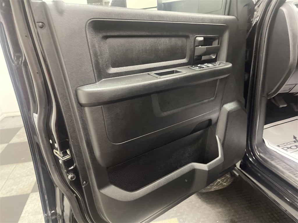 2022 RAM 2500 Tradesman Crew Cab 4x4 6'4' Box