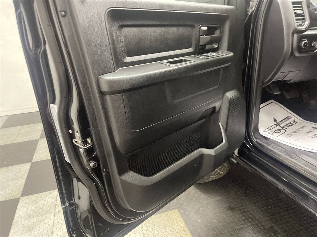 2022 RAM 2500 Tradesman Crew Cab 4x4 6'4' Box