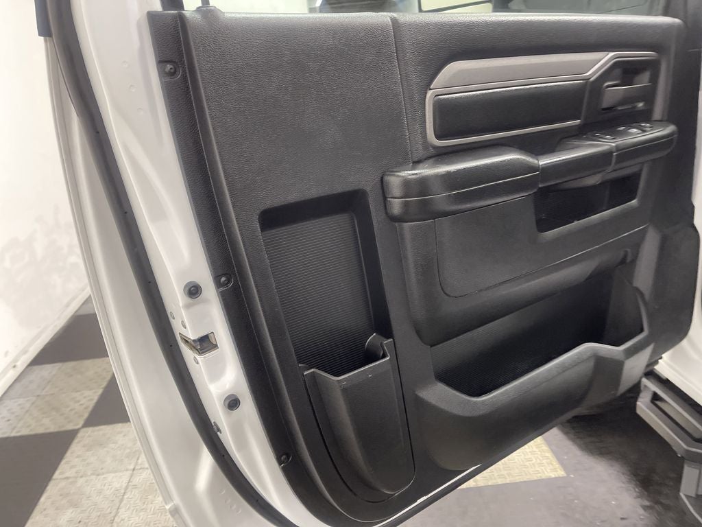 2022 RAM 3500 Chassis Tradesman/SLT