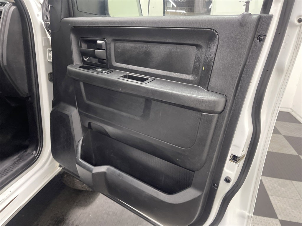 2017 RAM 3500 Chassis Tradesman/SLT/Laramie