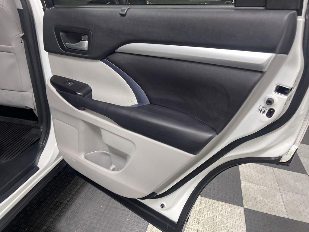 2016 Toyota Highlander XLE V6