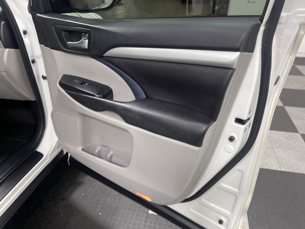 2016 Toyota Highlander XLE V6