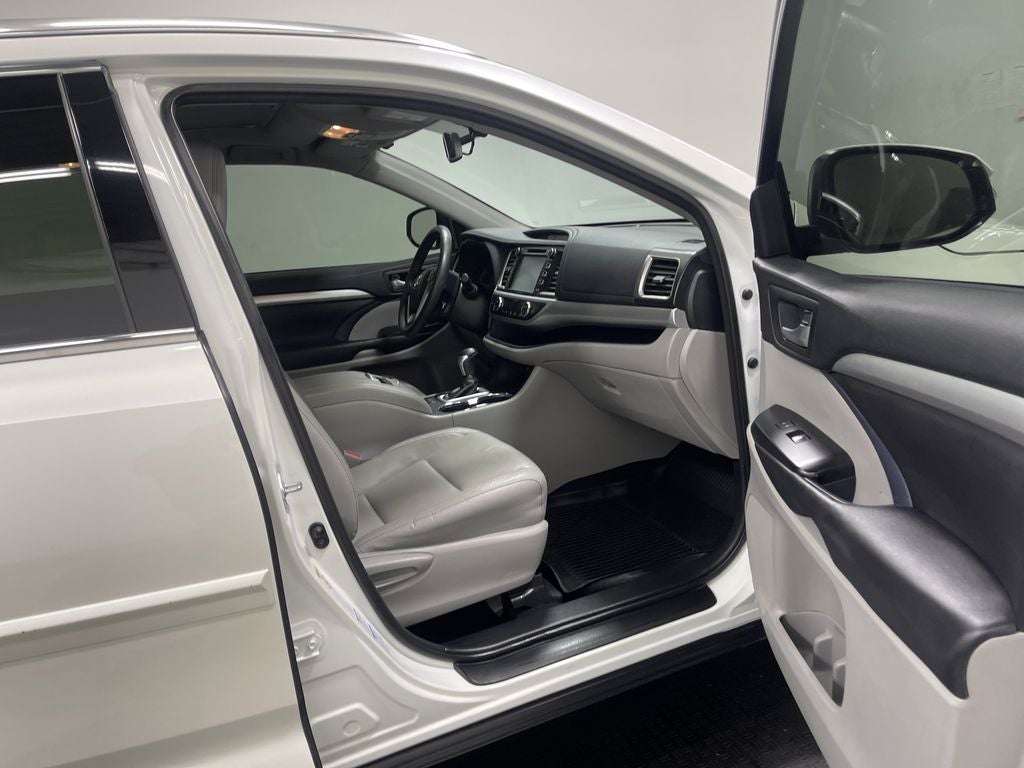 2016 Toyota Highlander XLE V6