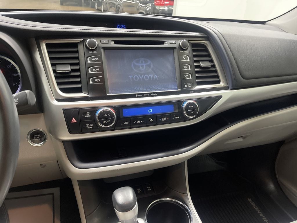 2016 Toyota Highlander XLE V6