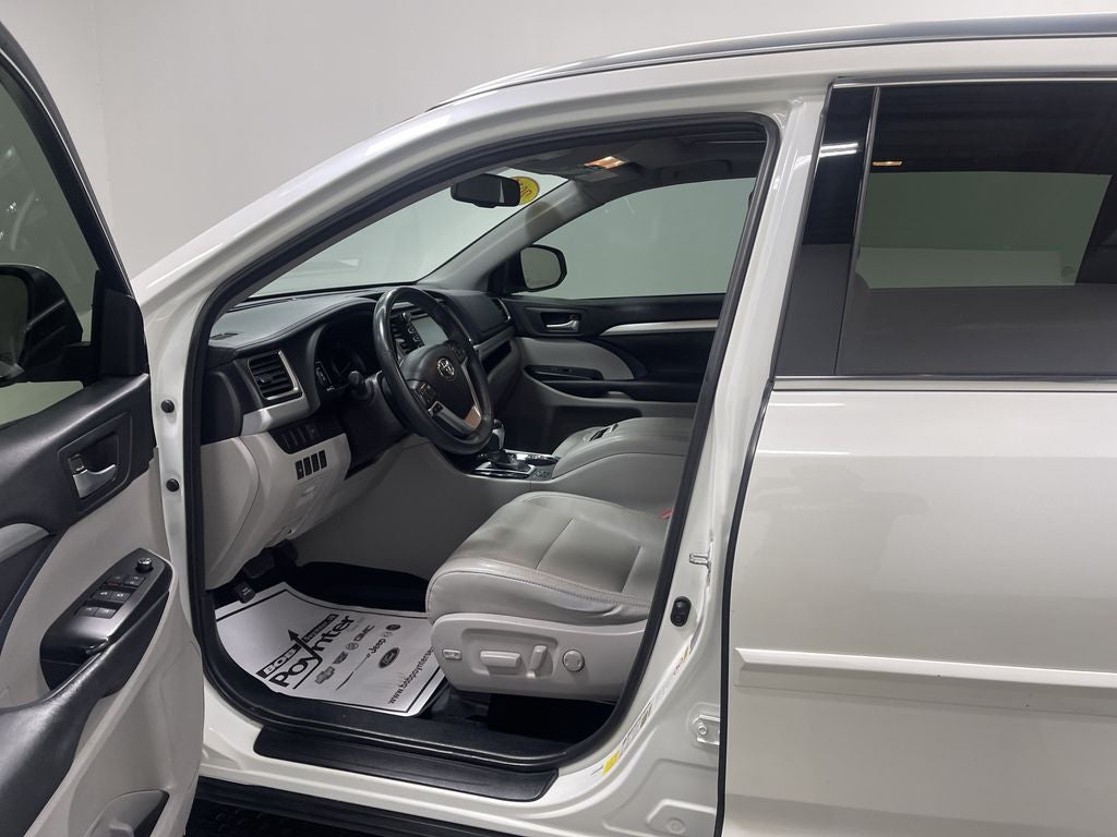 2016 Toyota Highlander XLE V6