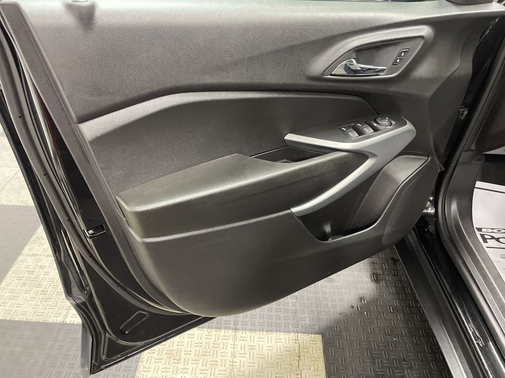 2025 Chevrolet Trax FWD LS