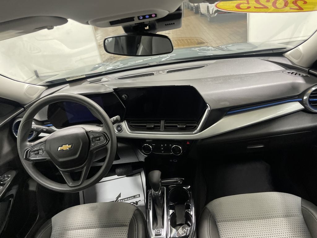2025 Chevrolet Trax FWD LT