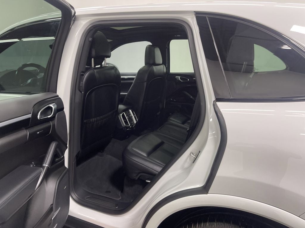 2017 Porsche Cayenne Platinum Edition