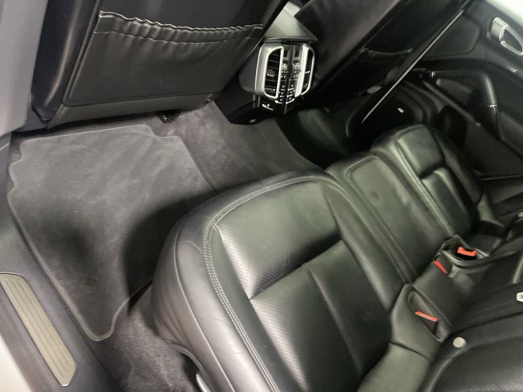 2017 Porsche Cayenne Platinum Edition