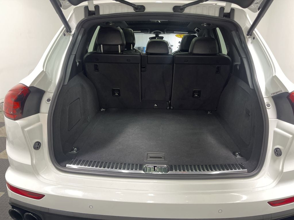 2017 Porsche Cayenne Platinum Edition
