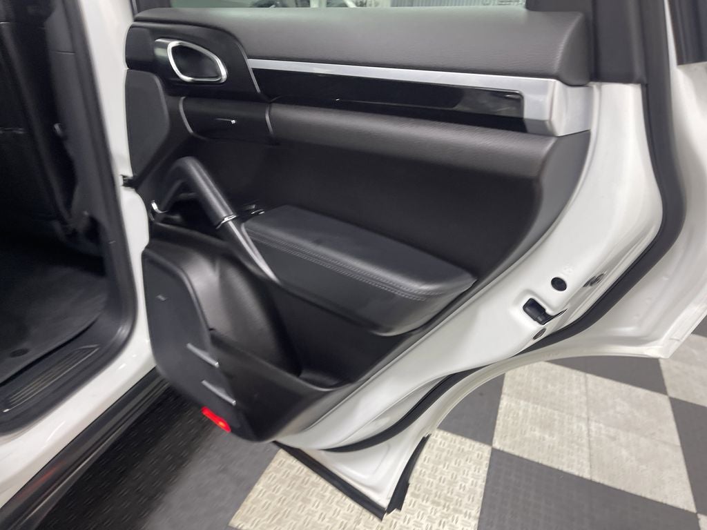 2017 Porsche Cayenne Platinum Edition