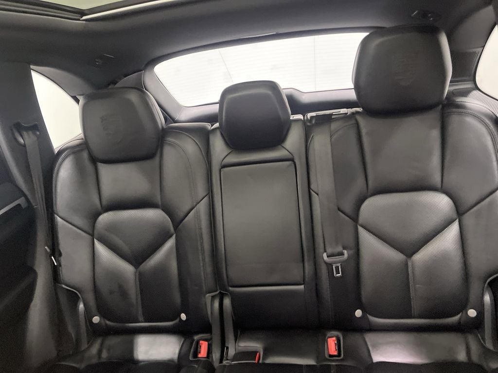 2017 Porsche Cayenne Platinum Edition