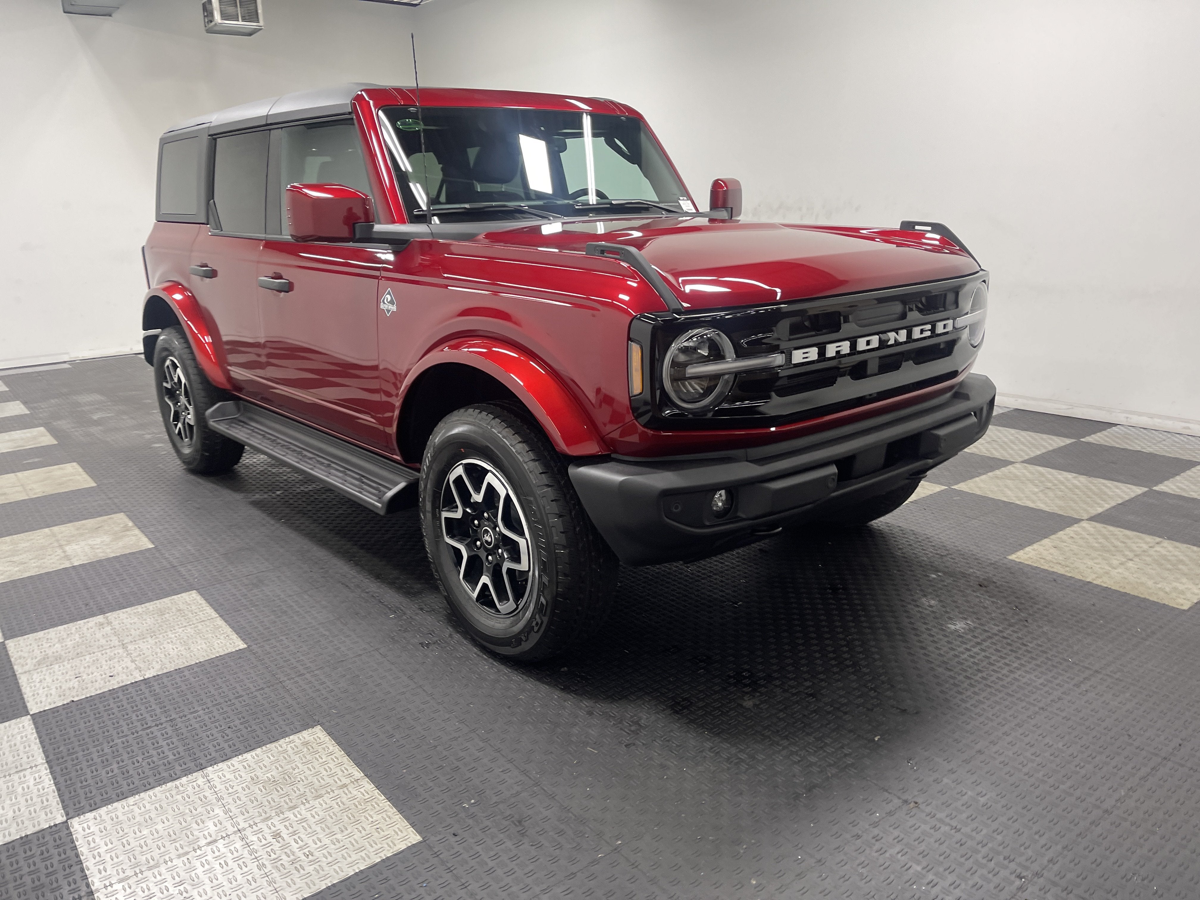2026 Ford Bronco Outer Banks