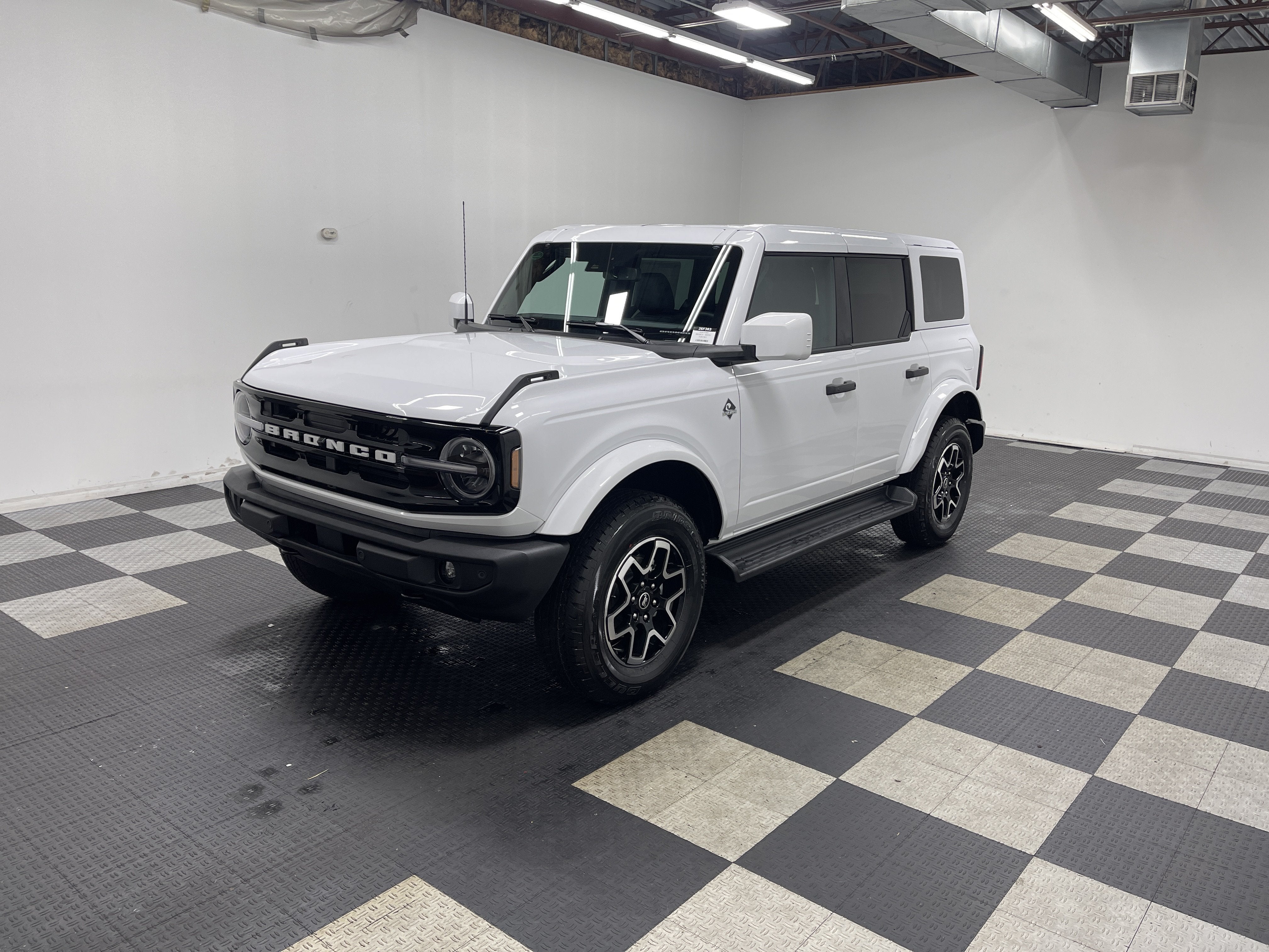 2026 Ford Bronco Outer Banks