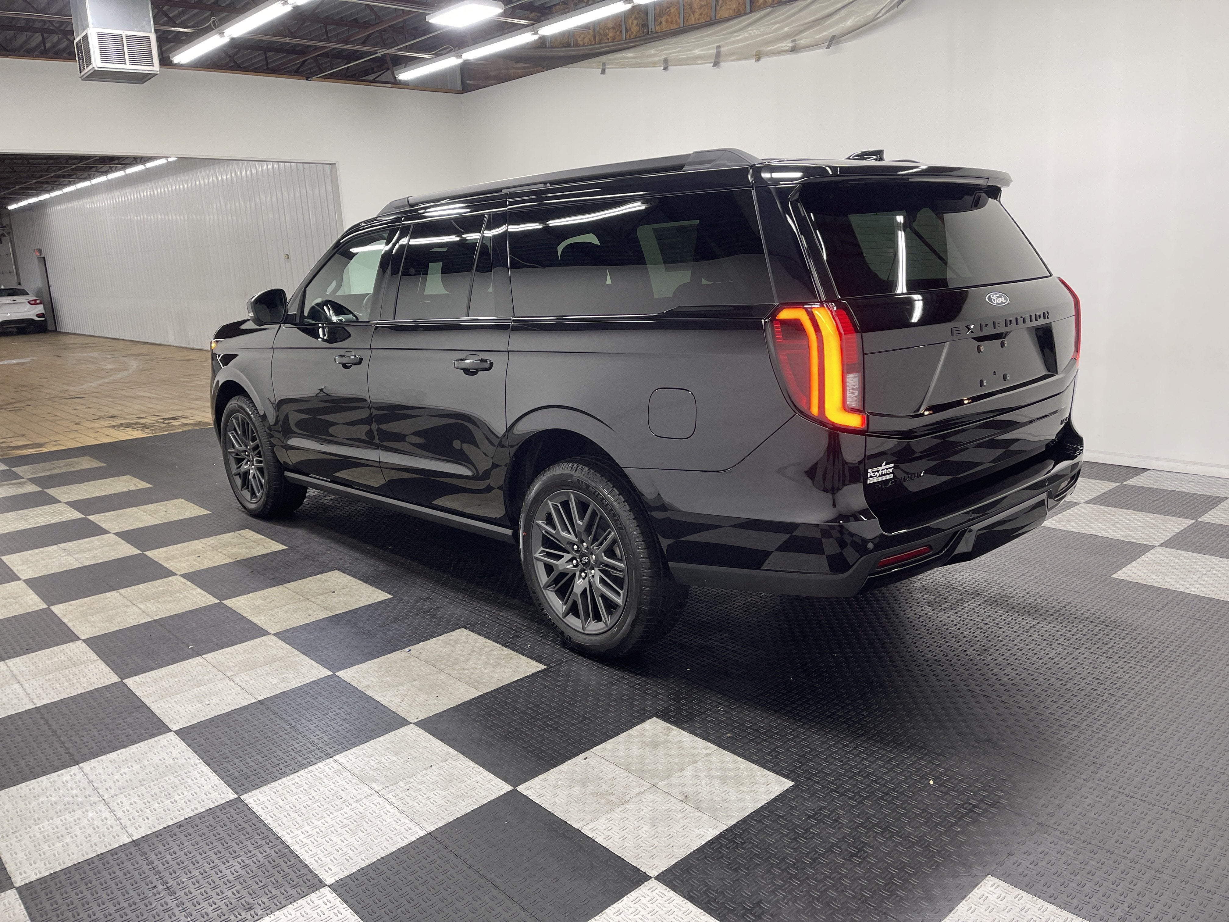 2027 Ford Expedition Max MAX Platinum