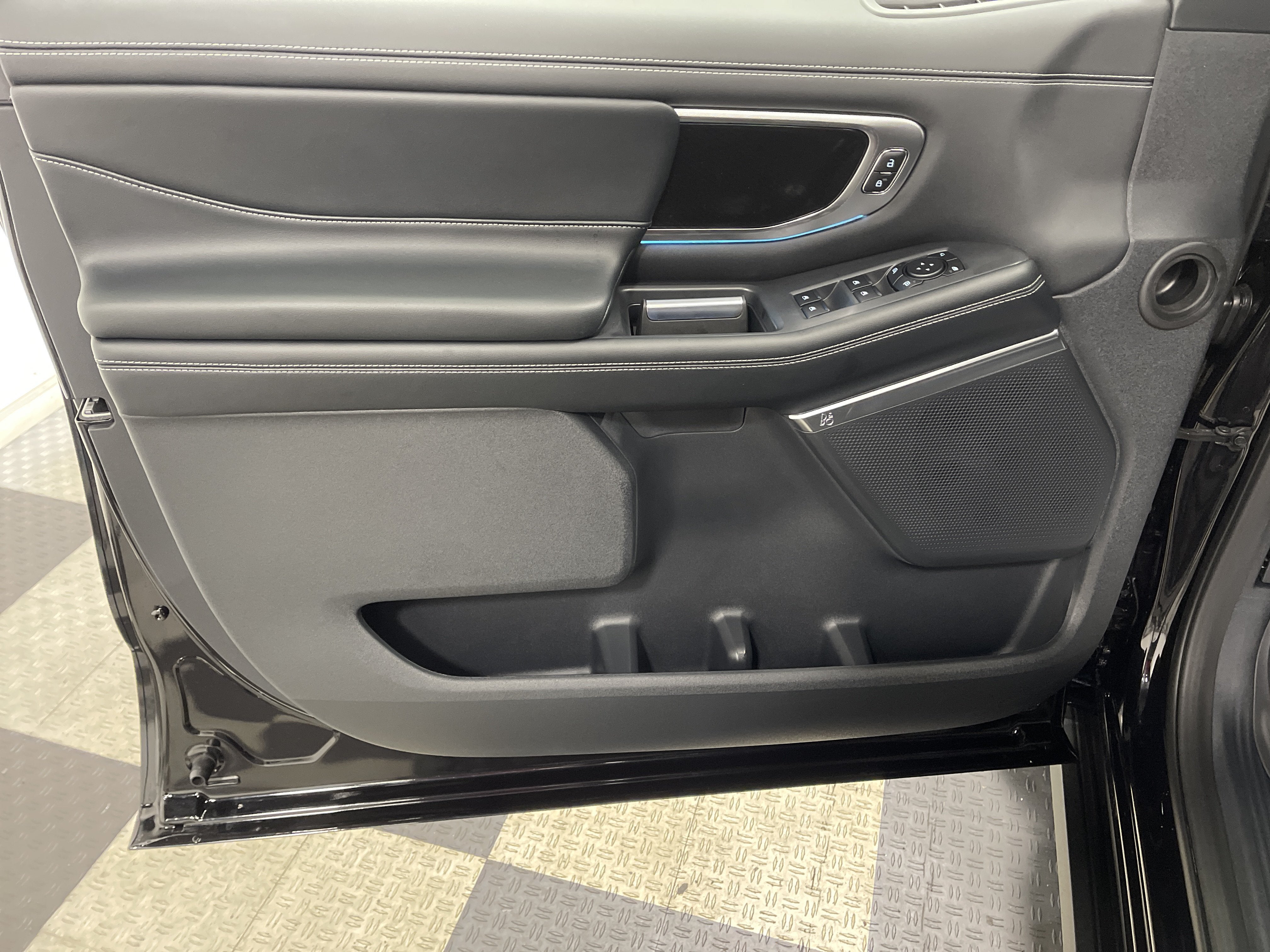2027 Ford Expedition Max MAX Platinum