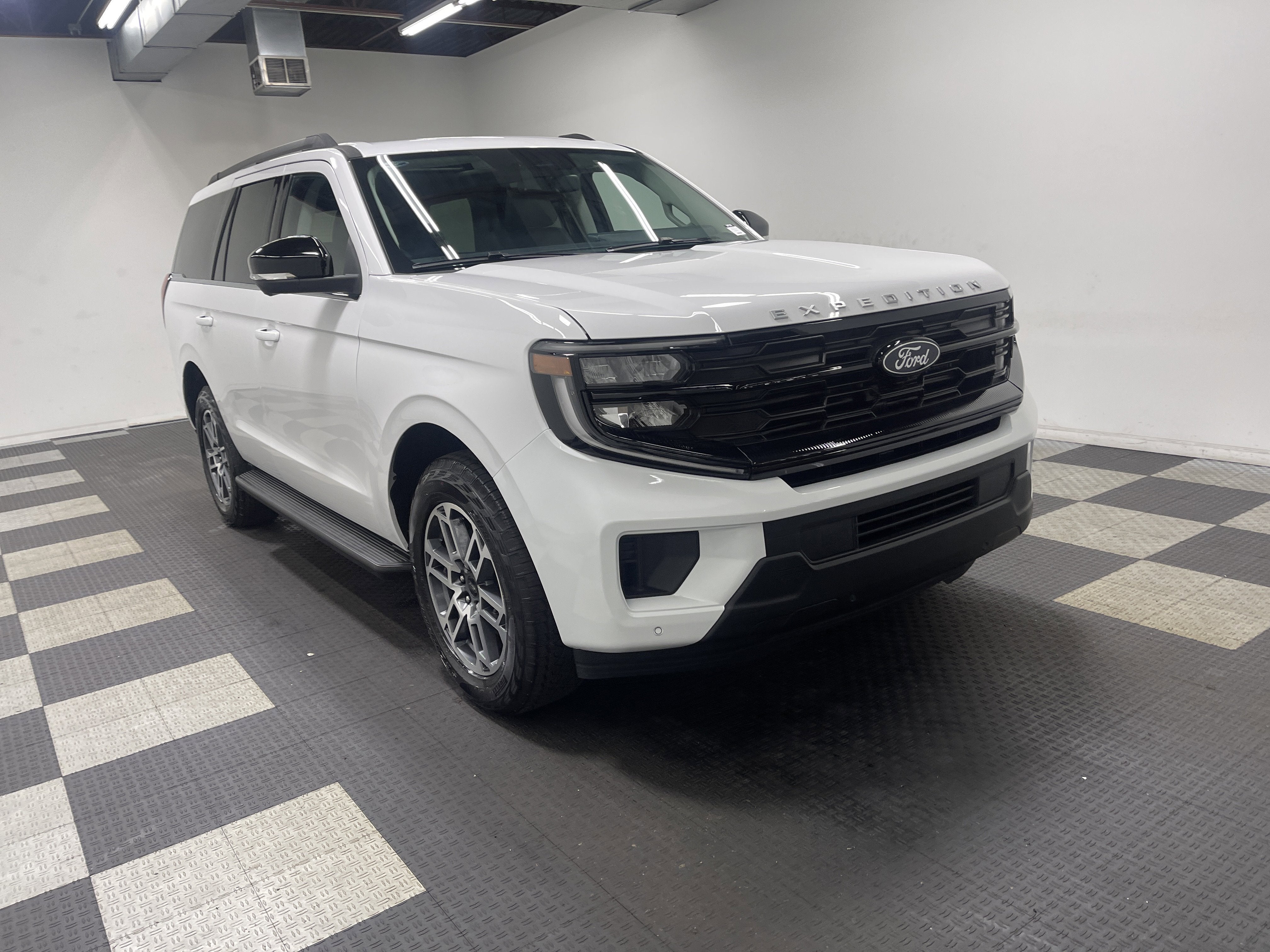 2026 Ford Expedition Active