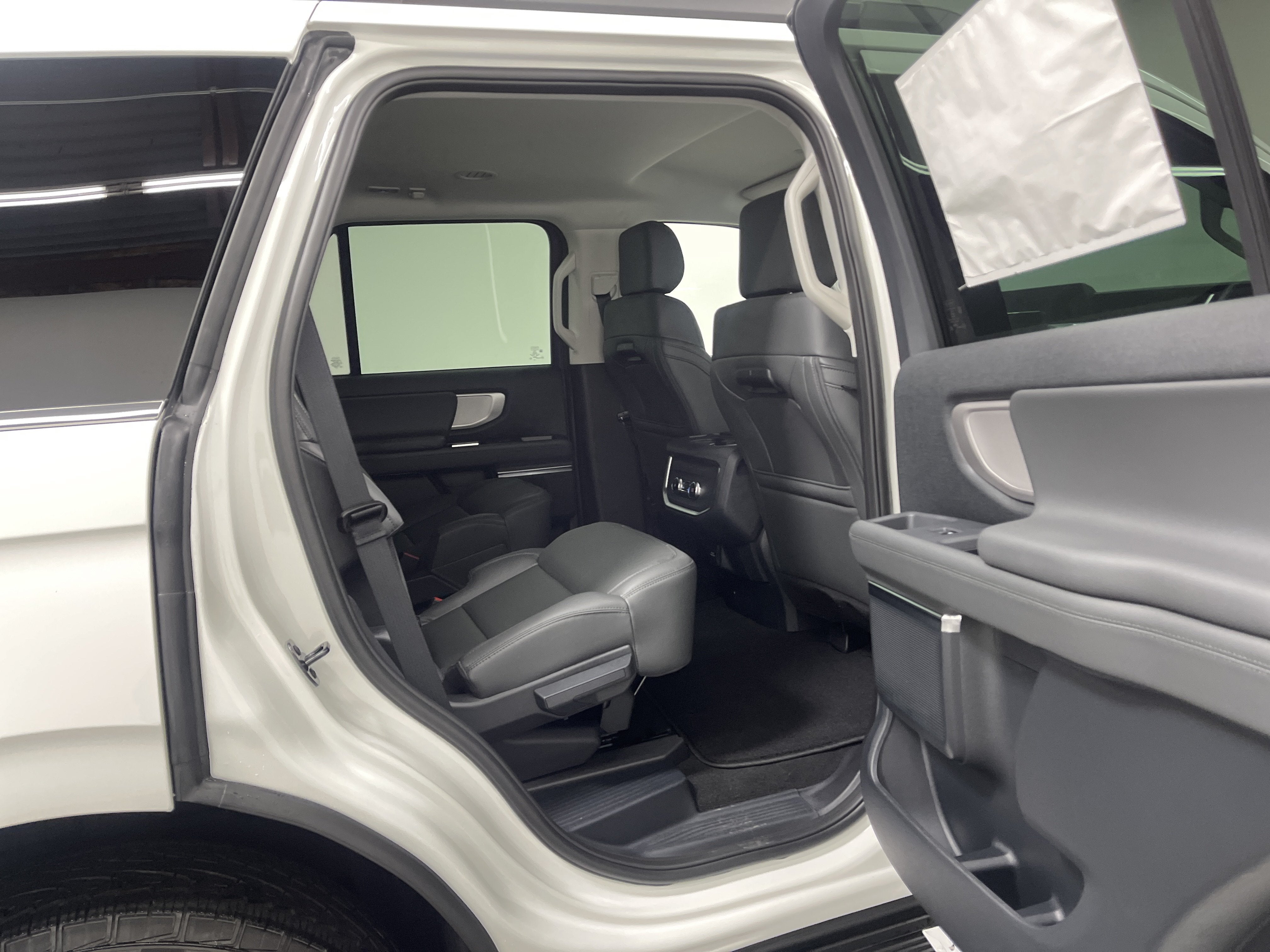 2027 Ford Expedition Active