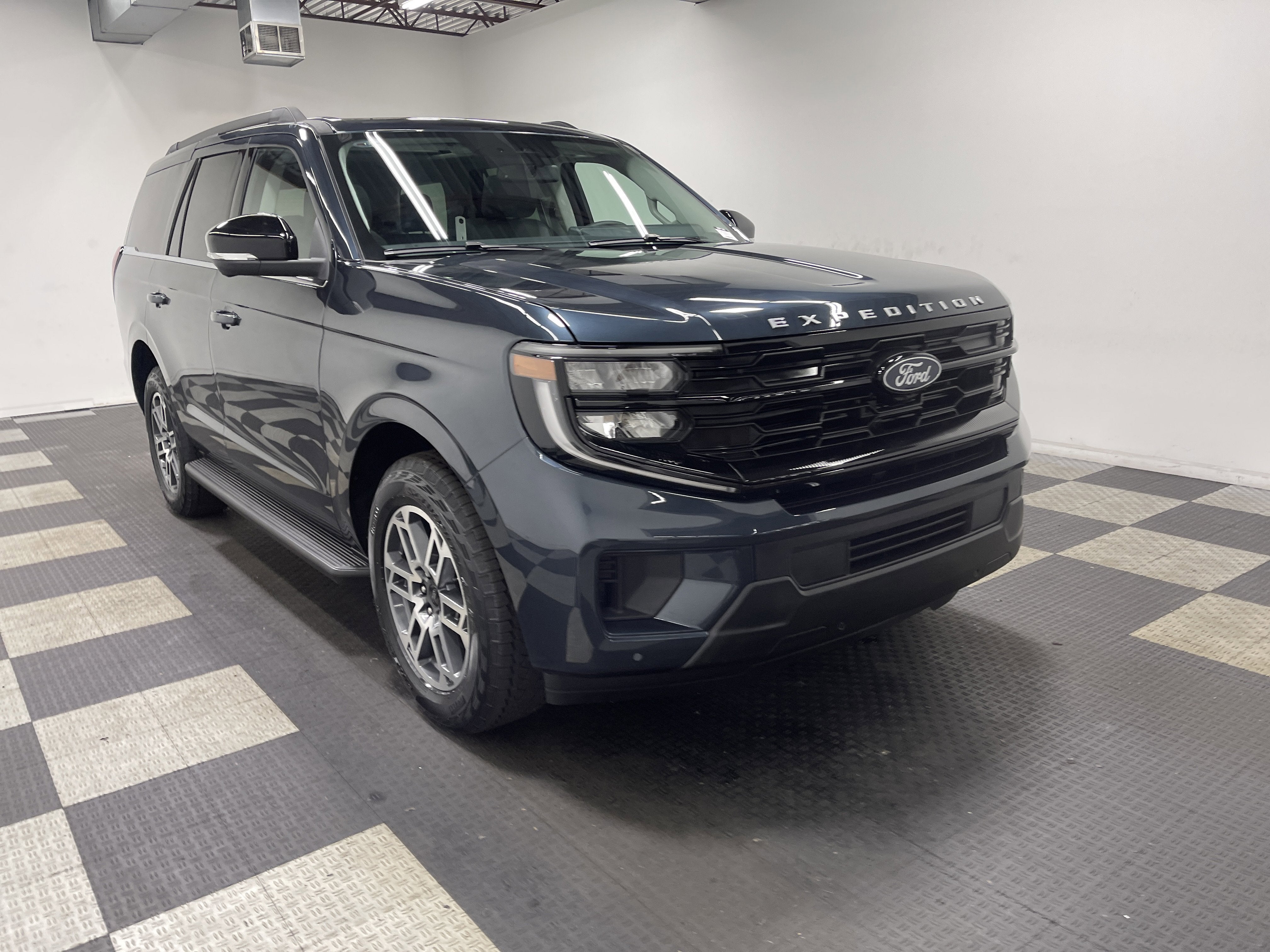 2026 Ford Expedition Active